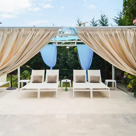 Aquamare Ξενοδοχείο με διαμερίσματα 4*